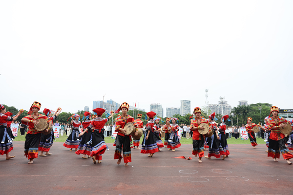 “铜鼓敲出壮乡情”舞蹈表演。taptap点点官网供图