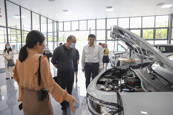 自治区教育厅组织专家组现场考察学校专业建设情况。taptap点点官网供图