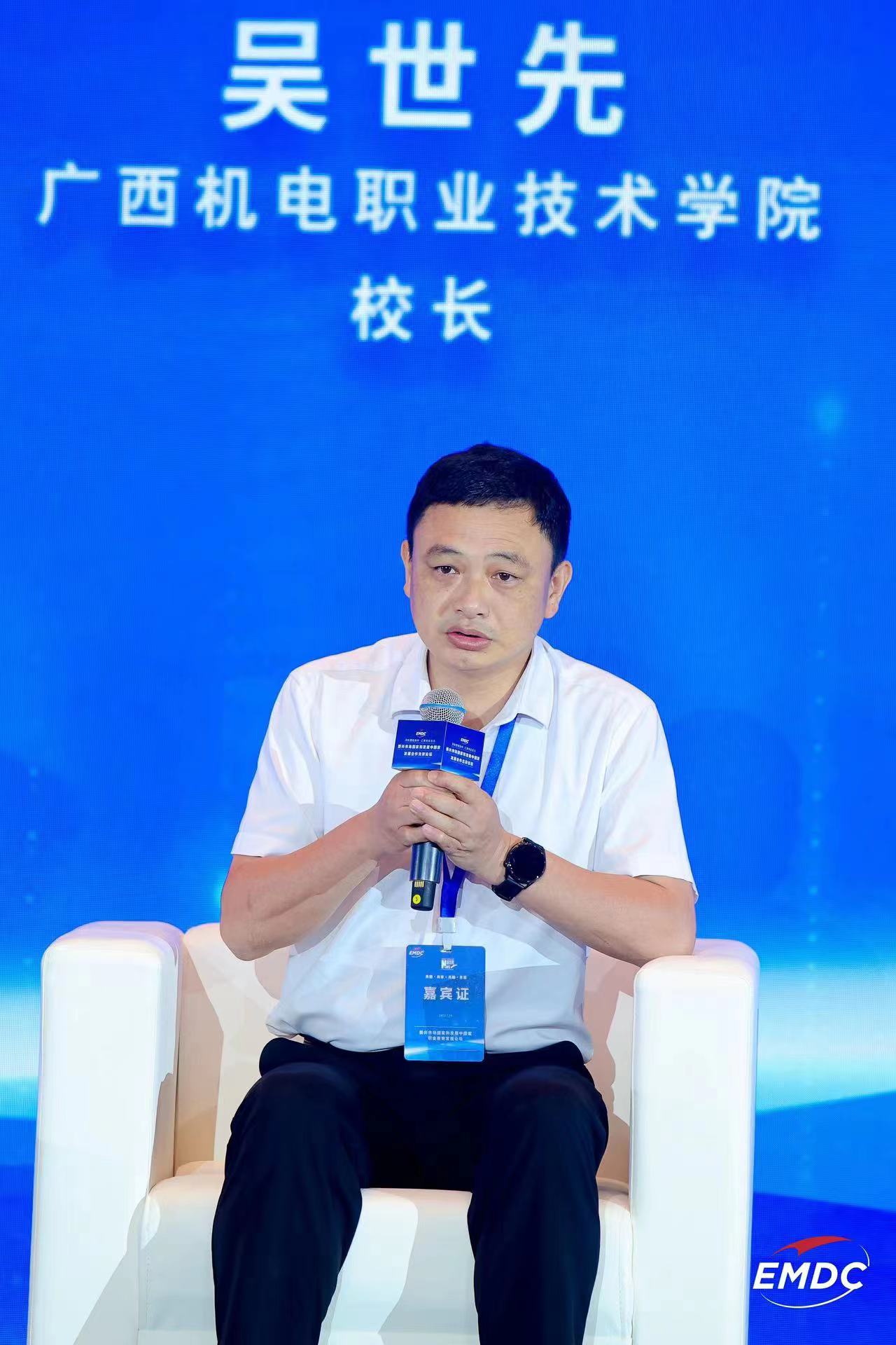 d7b942403987d5c8951cfb6d18bb3d90_